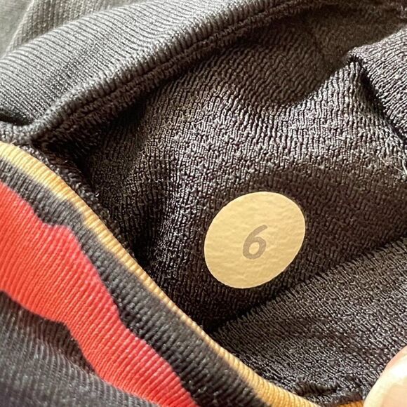 Lululemon Inspire Crop Black /Pink Women's SZ 6 - Picture 5 of 8